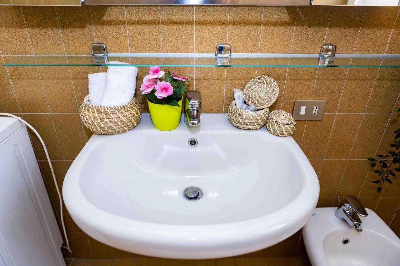 Lamarmora Charming Apartment By 101Flats Milan Bagian luar foto